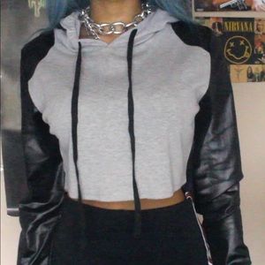 Cropped hoodie